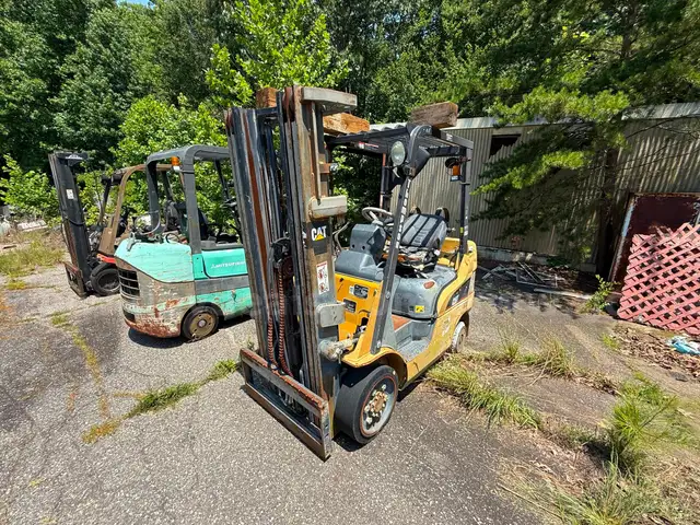 Cat C5000 Forklift **RUNNING!**