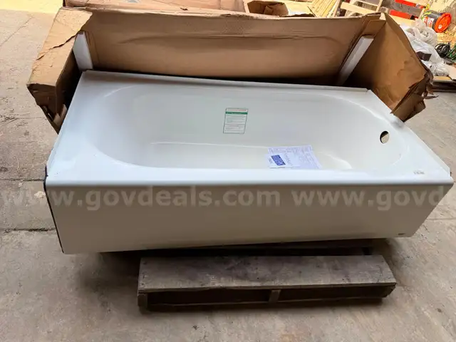 Princeton Americast 60x30 in Bathtub