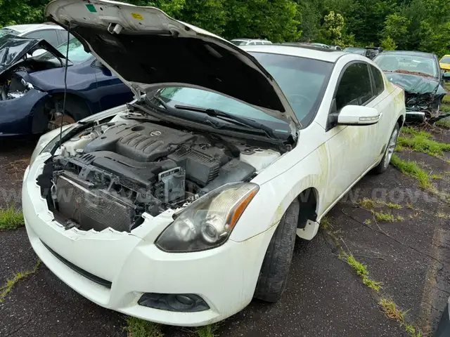 2011 Nissan Altima - WRECKED