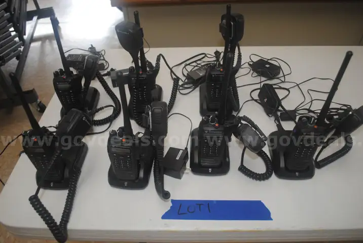 Lot of 7 Portable Motorola Turbo  Radios with charges &#x26; microphones