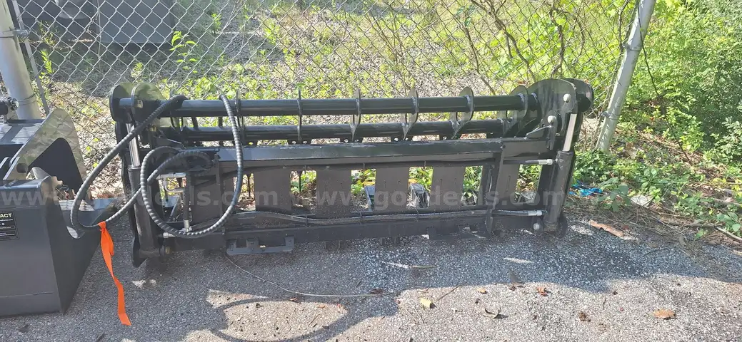 2024 Future FT-CWG72 Curved Wood Grabber