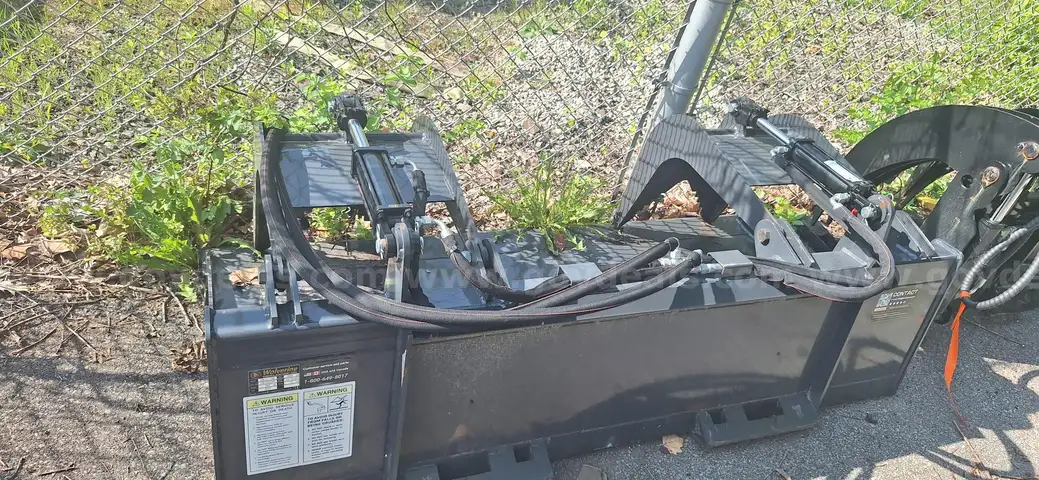 2023 Wolverine 72 In. Grapple Bucket