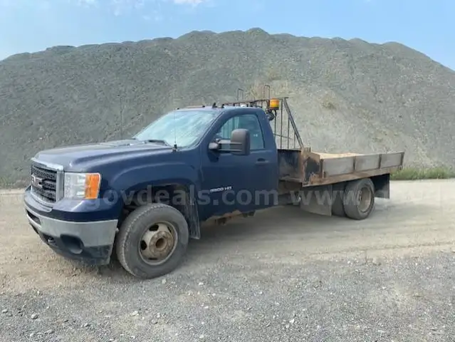 2012 GMC Sierra 3500HD 2-DR Flat Deck Dump Truck - 6.0L V8 OHV 16V FFV Engine