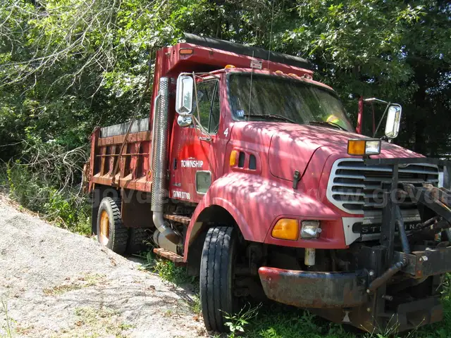 2001 Sterling L8500 Dump Truck