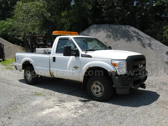 2011 Ford F-350 SD XL 4WD w/ Fuel Tank, Tool Box, &#x26; Plow