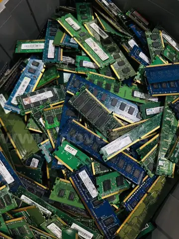 1 box of memory card 70Lb