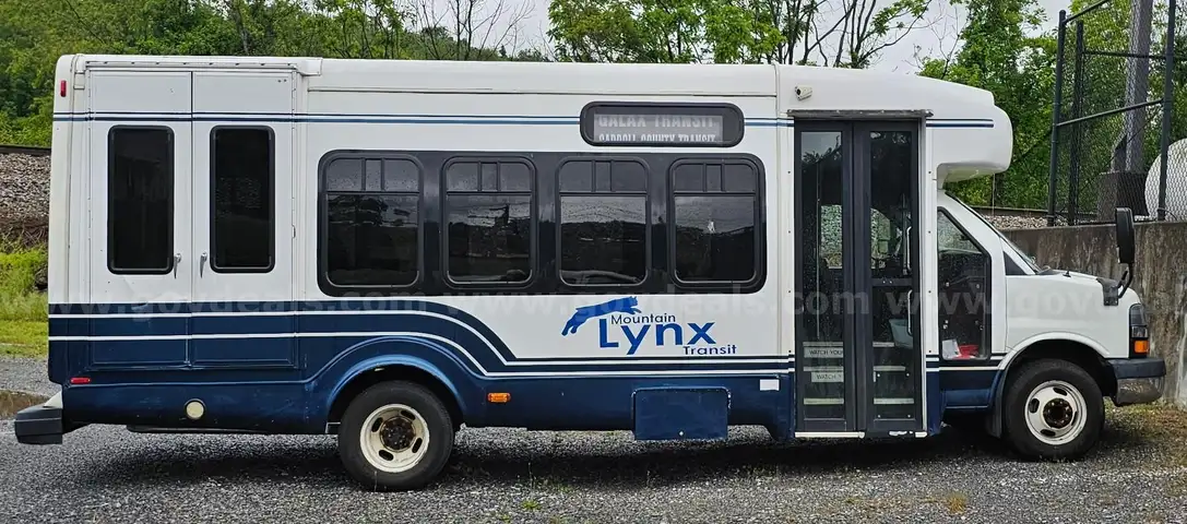 2014 Chevrolet Express 19 Passenger Bus