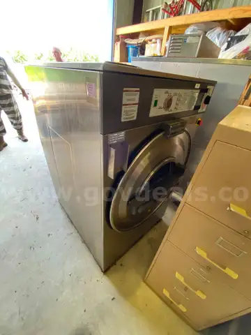 Commercial Laundry Machine