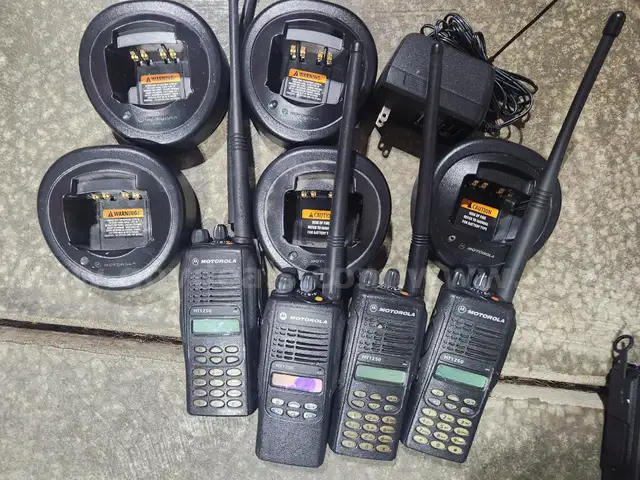 Lot of 5 Motorola Portable Radios