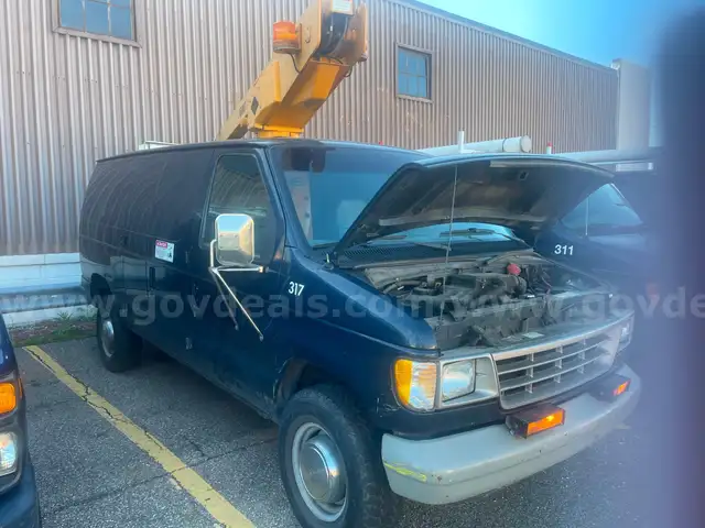 1993 Ford E-350 Bucket Truck