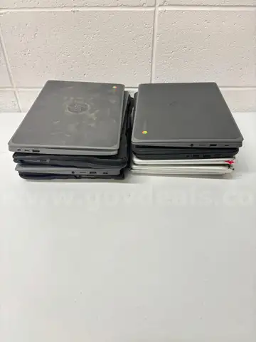 Lot of 9 Chromebooks