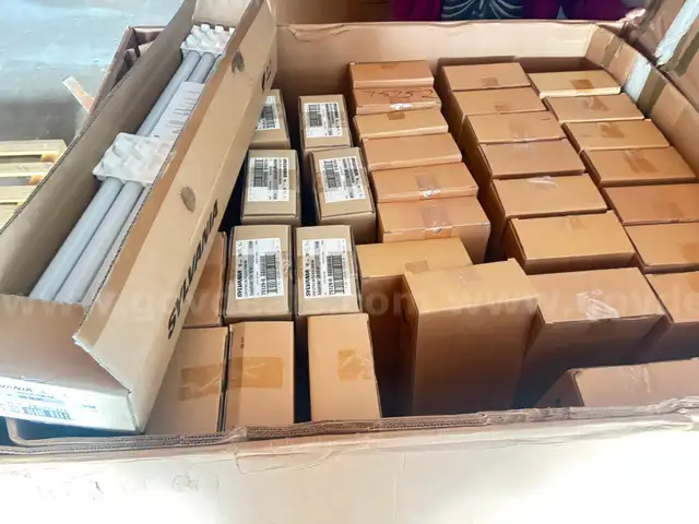 Lot of (350) LED T8 Tubes - Sylvania & OSRAM