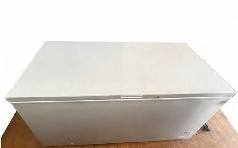 Hisense 17.7 cu ft. White Convertible Chest Freezer or Fridge with Caster Wheels
