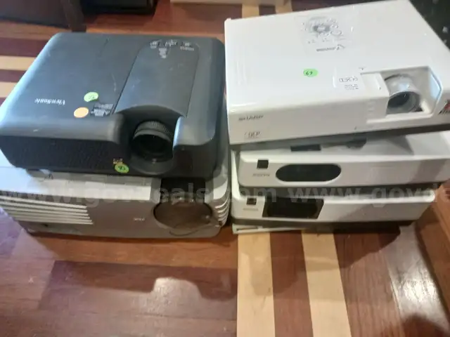 Lot of 5 Mixed Model Projectors with ceiling mounts