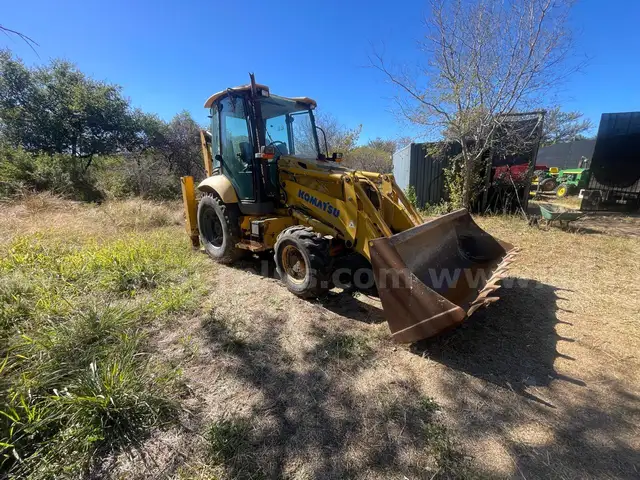 Komatsu WB93R 4x4 TLB.