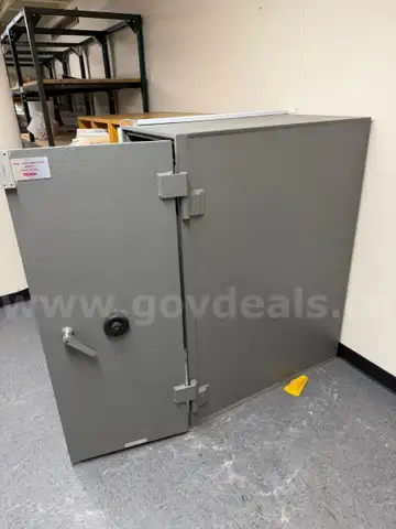 Mosler Class 5 security container / safe with drawing/document hangers