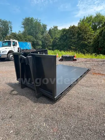 14&#x2019; Hook lift flat bed