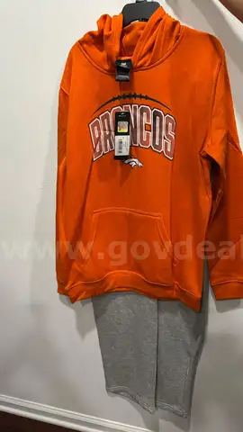 New 204pcs NFL Kids Youth 8-20 Official Team Tailgate Football Game Performance Primary Logo Long Sleeve Pullover Hoodie