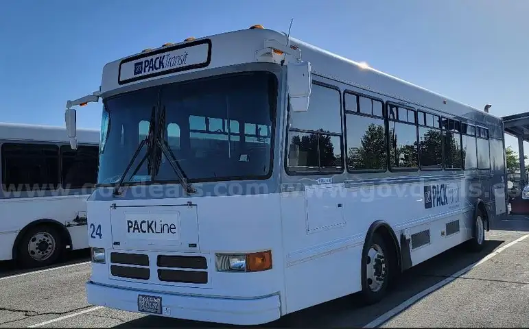 2003 Freightliner X-Line Shuttle Bus