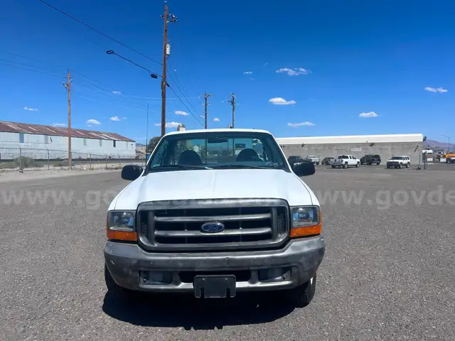 1999 Ford F-250 SD XL 2WD
