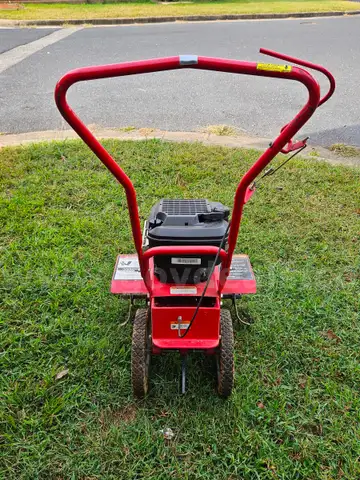 Earthquake Badger Front Tine Tiller