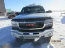 2005 GMC Sierra 3500 4WD Pickup Truck, Service Body - 8.1L V8 OHV 16V.