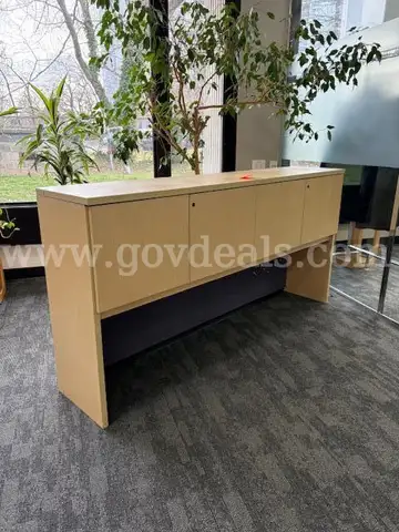 Office Desk & Hutch Lot