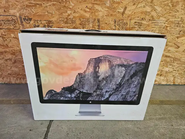 &#x2705; NEW IN BOX Apple 27&#x22; Thunderbolt Widescreen Monitor