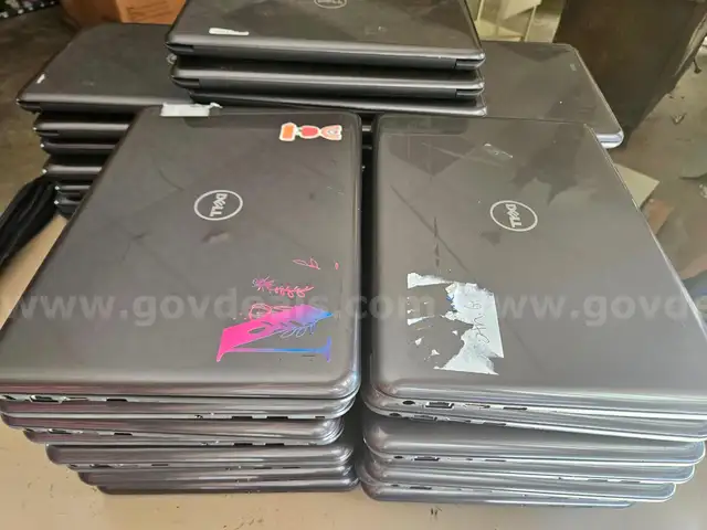 &#x2705; LAPTOP LOT - (57) Dell Latitude 3380 i5 7th Gen No HDD/OS