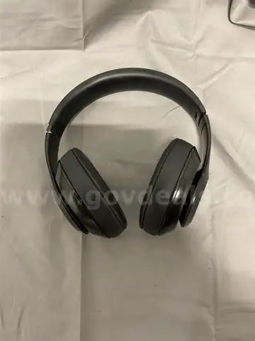 Lot of 6 Headphones