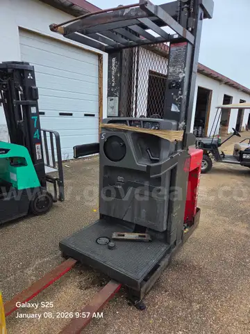 RAYMOND STOCKPICKER  NO BATTERY  #5