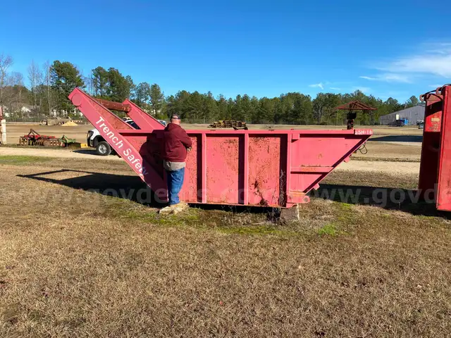 18 YD  HEAVY DUTY STONE SAVER- ROCK BOX. LOCATED IN TUPELO MS
