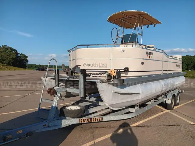 24&#x27; South Bay Center Console Fishing Pontoon &#x26; Trailer