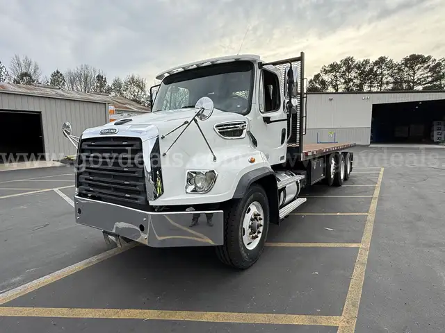 2014 Freightliner 114SD Tri/A Flatbed Truck