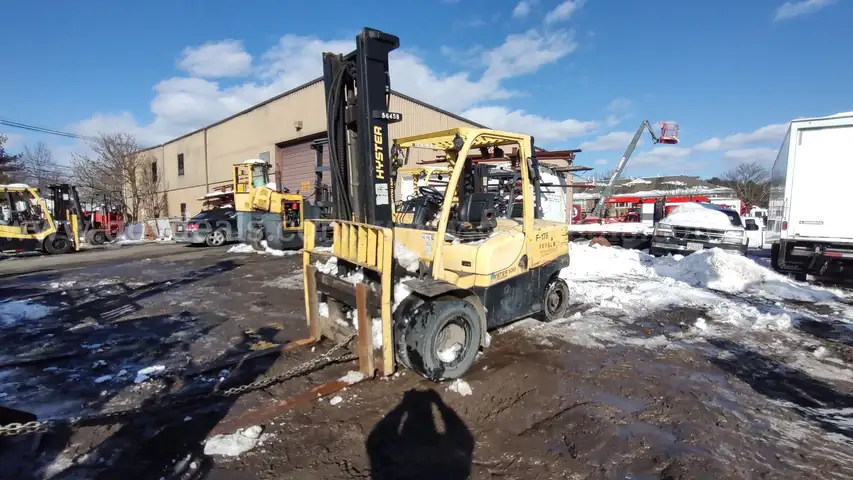 2015 Hyster H100FT Pneumatic Tire Forklift  - Inoperable