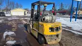 2000 Yale GLP060TGNUAE087  Pneumatic Tire Forklift