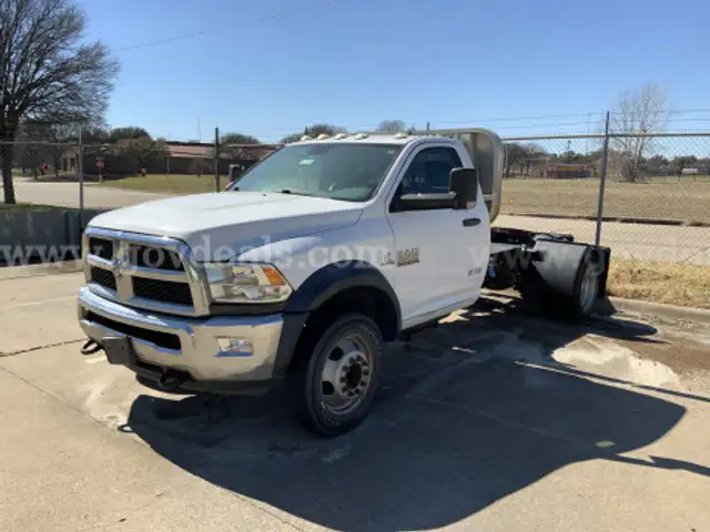 2019 Ram 5500 Cab Chassis 5th Wheel Dually*Inoperable*