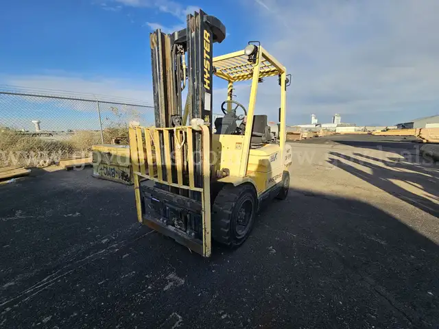 2005 Hyster H60XM Pneumatic Tire Forklift