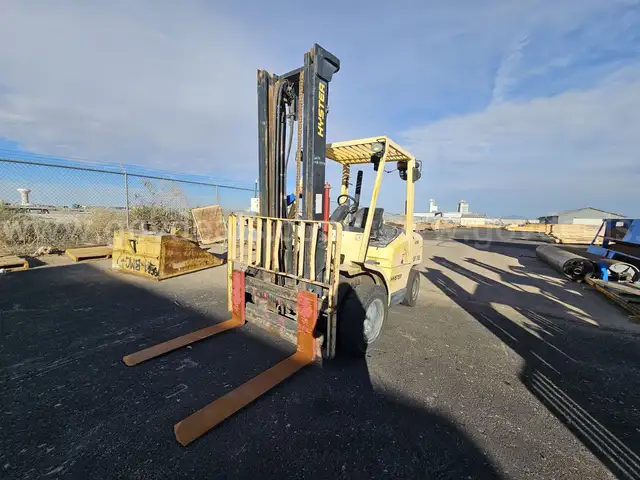 2006 Hyster H80XM Pneumatic Tire Forklift