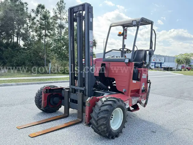 2015 Moffett M8 55.3 3WD Truck Mounted Forklift