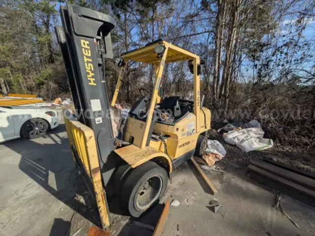 2005 Hyster H90XMS Pneumatic Tire Forklift-*Inoperable*