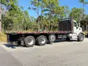 2015 Peterbilt 567 Tri/A Flatbed Truck