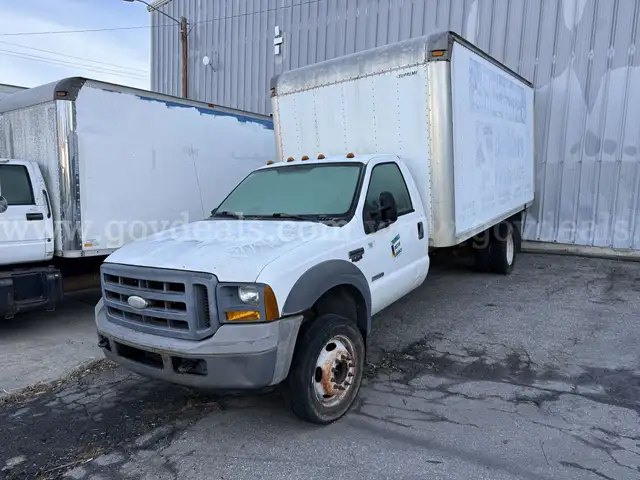 2005 Ford F-550 S/A Box Truck - Non Runner
