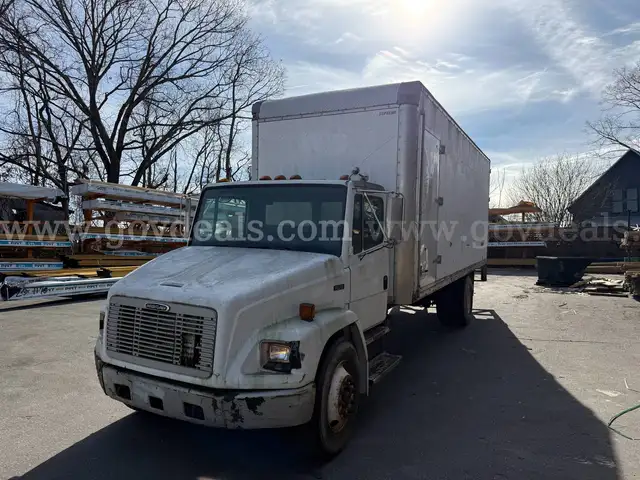 2003 Freightliner FL70 S/A Box Truck