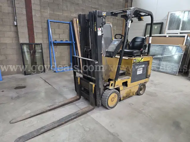 1992 Caterpillar M35D 48V Electric Forklift