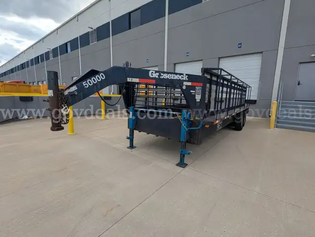 2012 Gooseneck Trailer MFG 12-24X6&#x27; 8&#x22; A7B1 24 Ft T/A Gooseneck Trailer