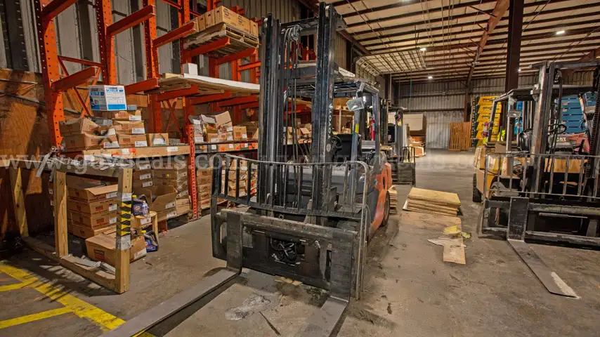 2014 Toyota 8FD40U Solid Pneumatic Tire Forklift