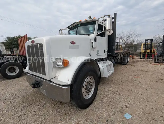 2013 Peterbilt 367 T/A Flatbed