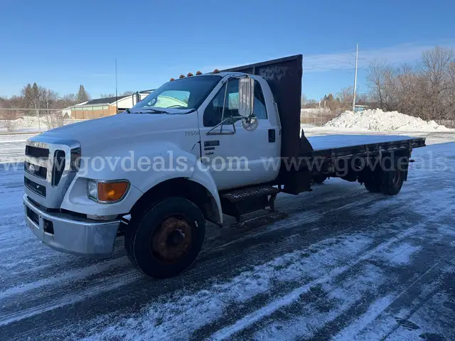 2006 Ford F-650 SD S/A Flatbed Dually