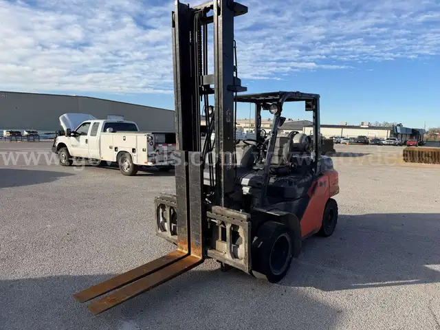 2014 Toyota 8FG35U Pneumatic Tire Forklift